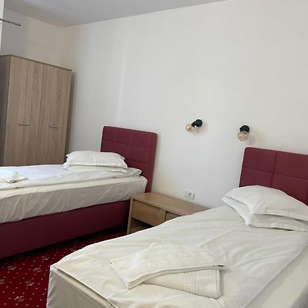 Hotel Silvana บูเซียช ภายนอก รูปภาพ